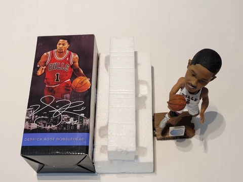 Derrick Rose Bobbleheads thumbnail